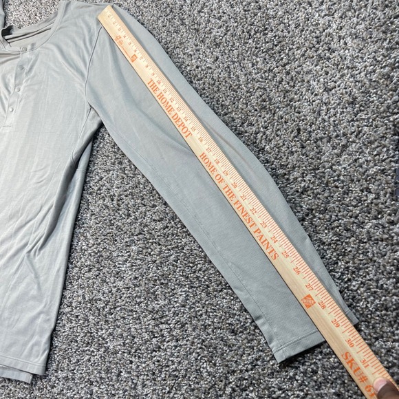 Lululemon Metal Vent Tech Henley Long Sleeve Button Snap Shirt Gray Men's Large - Picture 7 of 7